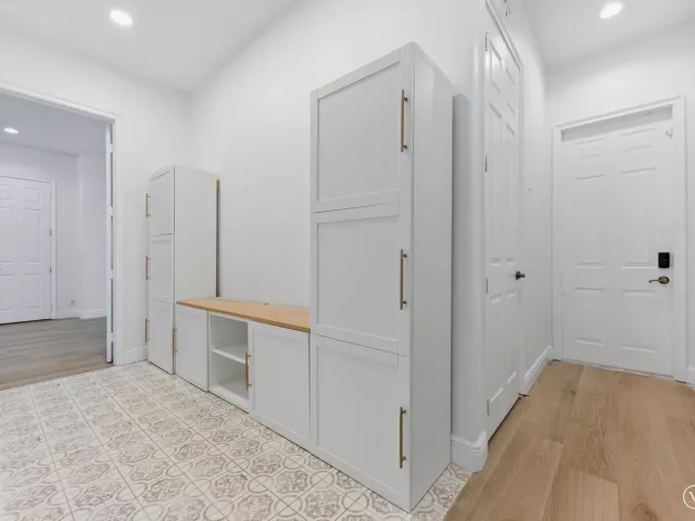 4-bedroom home for sale in West Palm Beach - 8717 Estate Drive - MondialRealty