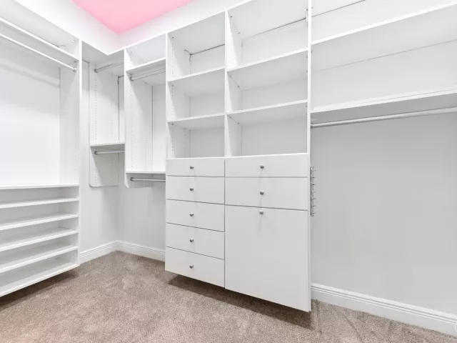 4-bedroom home for sale in West Palm Beach - 8717 Estate Drive - MondialRealty