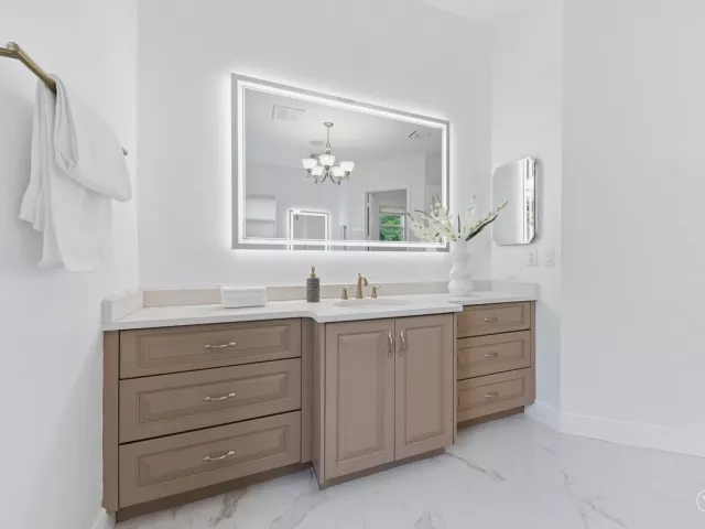 4-bedroom home for sale in West Palm Beach - 8717 Estate Drive - MondialRealty