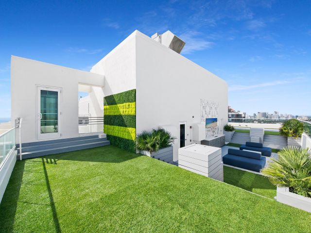 3-bedroom condo for sale in Fort Lauderdale - 101 S Fort Lauderdale Beach Boulevard 2905 - MondialRealty