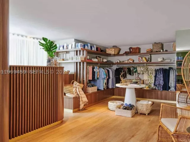 1-bedroom condo for rent in Miami Beach - 1100 West Ave 409 - MondialRealty