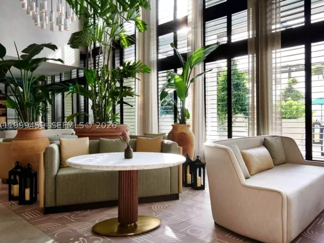 1-bedroom condo for rent in Miami Beach - 1100 West Ave 409 - MondialRealty