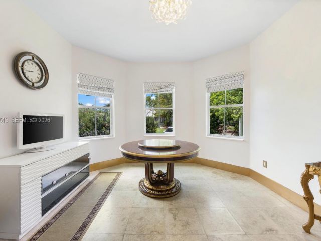 5-bedroom home for sale in Hollywood - 1250 Wiley St - MondialRealty