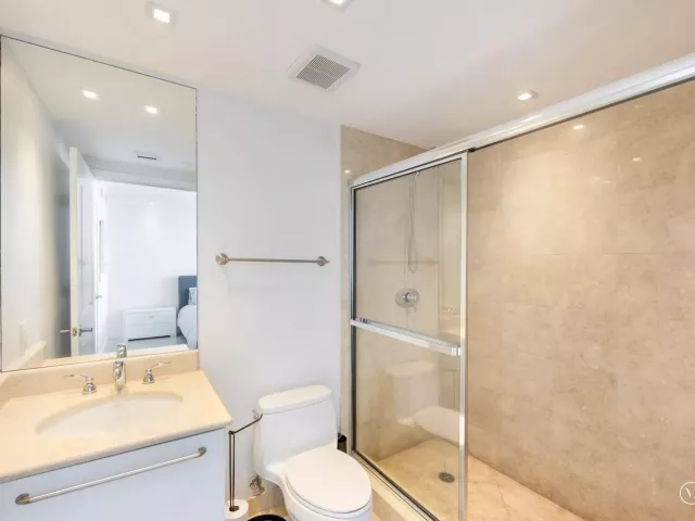 3-bedroom condo for rent in Hollywood - 3101 S Ocean Drive 902 - MondialRealty