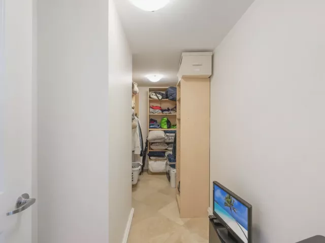 3-bedroom condo for rent in Hollywood - 3101 S Ocean Drive 902 - MondialRealty