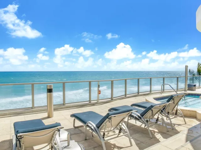3-bedroom condo for rent in Hollywood - 3101 S Ocean Drive 902 - MondialRealty