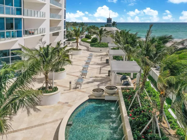 3-bedroom condo for rent in Hollywood - 3101 S Ocean Drive 902 - MondialRealty