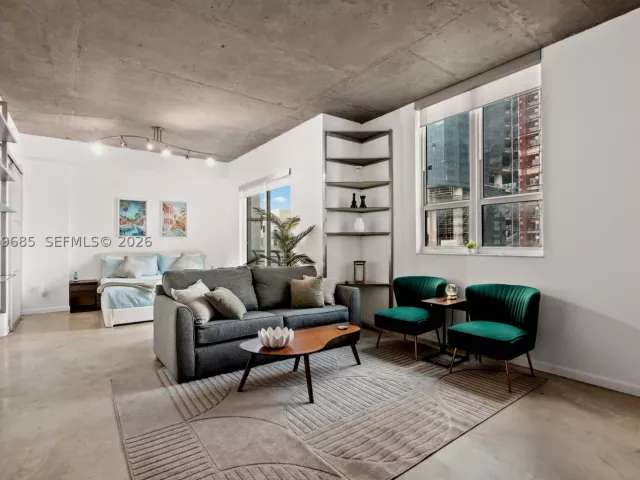 1-bedroom condo for rent in Miami - 234 NE 3rd St 1704 - MondialRealty