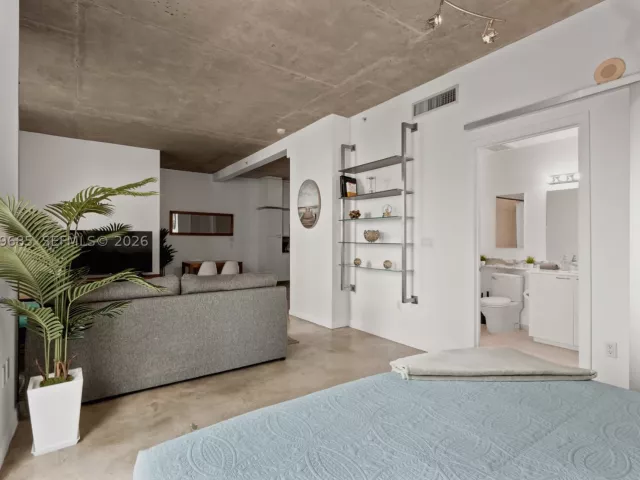 1-bedroom condo for rent in Miami - 234 NE 3rd St 1704 - MondialRealty
