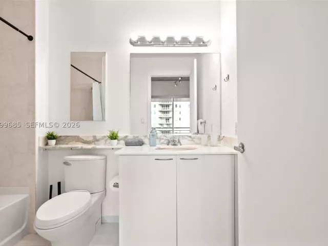 1-bedroom condo for rent in Miami - 234 NE 3rd St 1704 - MondialRealty