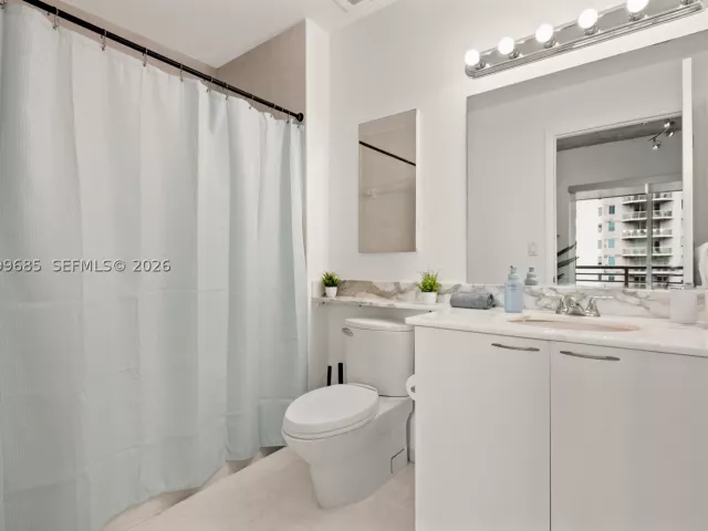 1-bedroom condo for rent in Miami - 234 NE 3rd St 1704 - MondialRealty