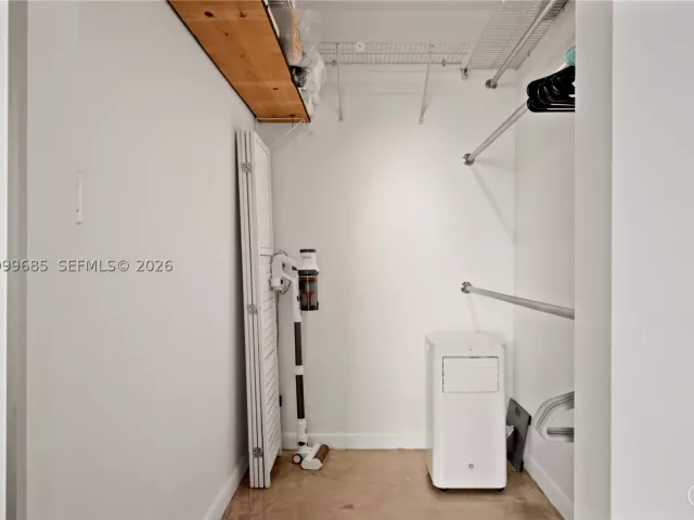 1-bedroom condo for rent in Miami - 234 NE 3rd St 1704 - MondialRealty