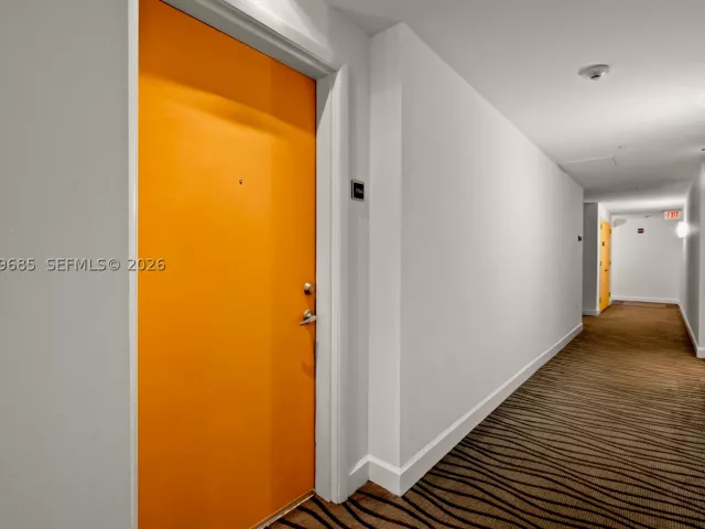 1-bedroom condo for rent in Miami - 234 NE 3rd St 1704 - MondialRealty