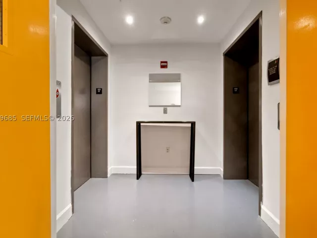 1-bedroom condo for rent in Miami - 234 NE 3rd St 1704 - MondialRealty