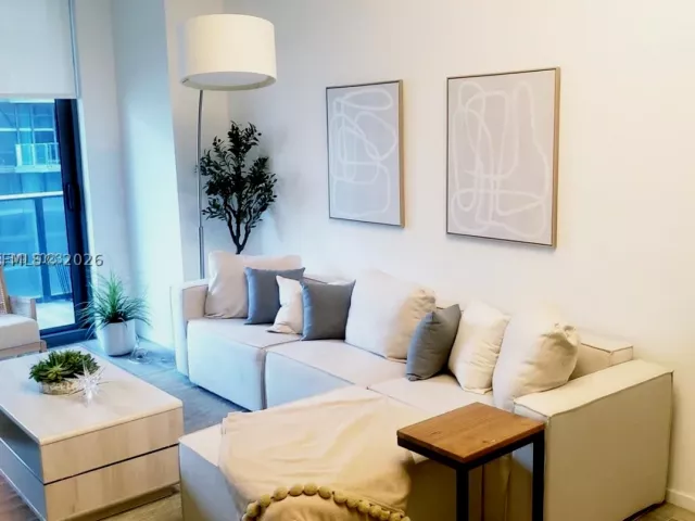 1-bedroom condo for rent in Miami - 801 S Miami Ave 1008 - MondialRealty
