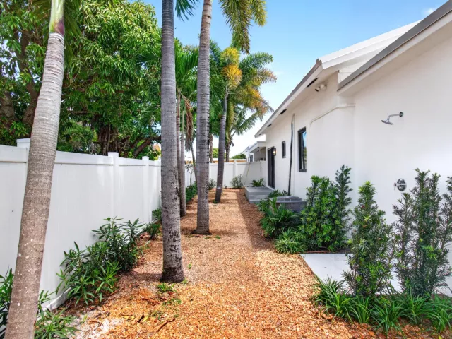 3-bedroom home for rent in Delray Beach - 517 NW 1st Street - MondialRealty