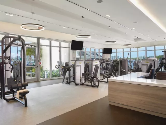 2-bedroom condo for rent in North Miami Beach - 17301 Biscayne Blvd 308 - MondialRealty