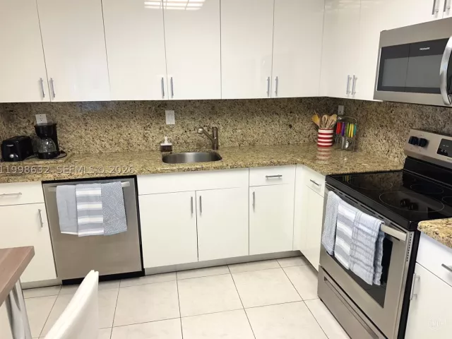 2-bedroom condo for rent in Aventura - 3530 Mystic Pointe Dr 2607 - MondialRealty