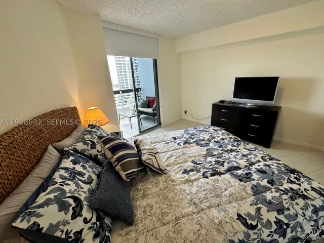 2-bedroom condo for rent in Aventura - 3530 Mystic Pointe Dr 2607 - MondialRealty