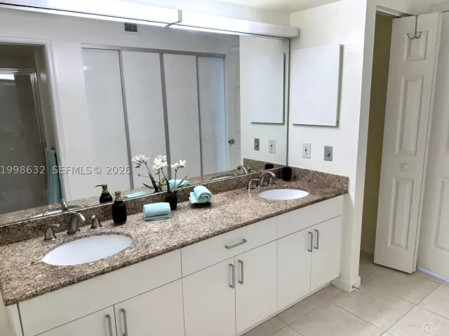 2-bedroom condo for rent in Aventura - 3530 Mystic Pointe Dr 2607 - MondialRealty