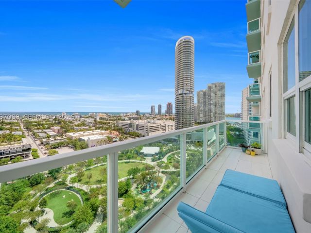 2-bedroom condo for rent in Miami Beach - 650 West Ave 1912 - MondialRealty