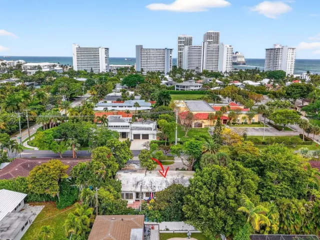 4-bedroom home for sale in Fort Lauderdale - 1935 SE 25th Avenue - MondialRealty
