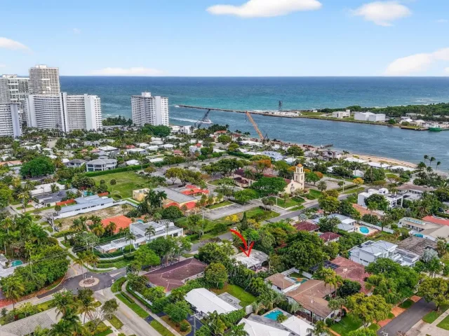 4-bedroom home for sale in Fort Lauderdale - 1935 SE 25th Avenue - MondialRealty