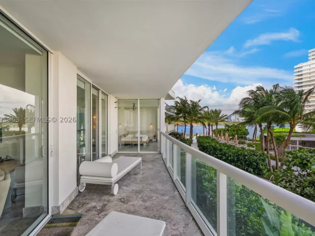 2-bedroom condo for rent in Miami Beach - 450 Alton Rd 704 - MondialRealty