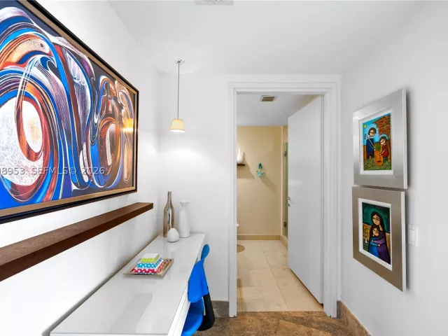 2-bedroom condo for rent in Miami Beach - 450 Alton Rd 704 - MondialRealty