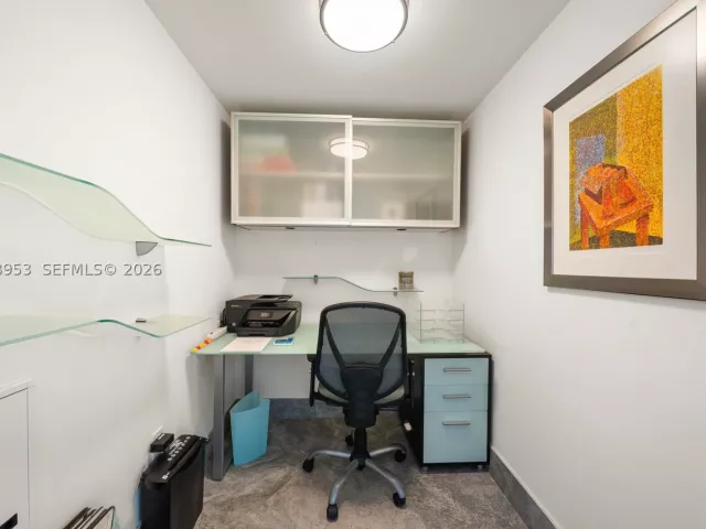 2-bedroom condo for rent in Miami Beach - 450 Alton Rd 704 - MondialRealty
