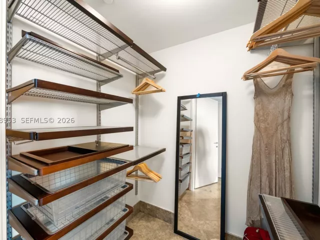 2-bedroom condo for rent in Miami Beach - 450 Alton Rd 704 - MondialRealty
