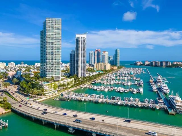2-bedroom condo for rent in Miami Beach - 450 Alton Rd 704 - MondialRealty