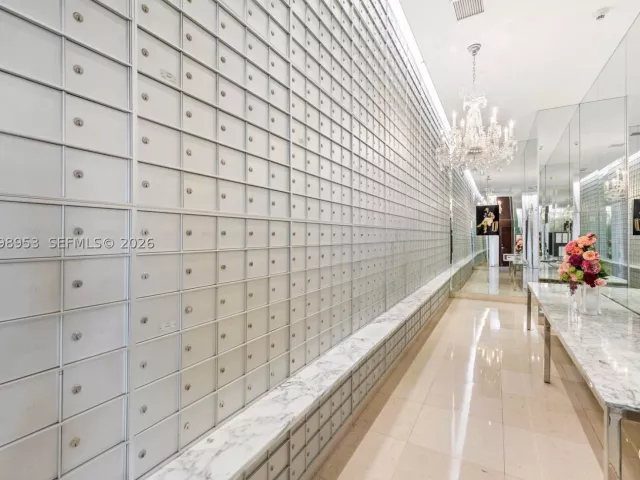 2-bedroom condo for rent in Miami Beach - 450 Alton Rd 704 - MondialRealty