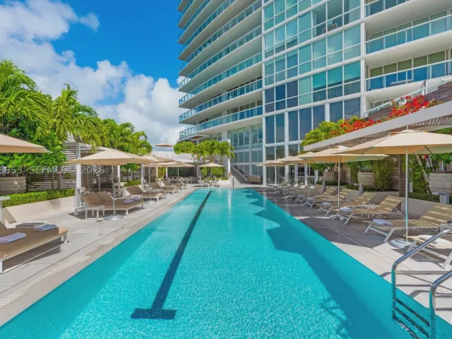 2-bedroom condo for rent in Miami Beach - 450 Alton Rd 704 - MondialRealty
