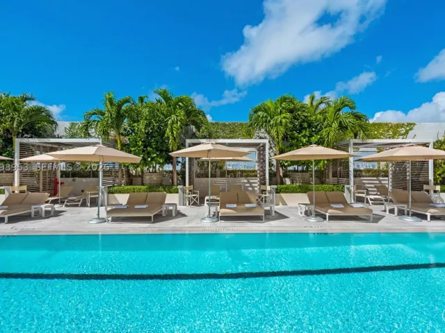 2-bedroom condo for rent in Miami Beach - 450 Alton Rd 704 - MondialRealty
