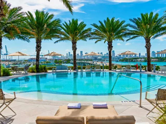 2-bedroom condo for rent in Miami Beach - 450 Alton Rd 704 - MondialRealty