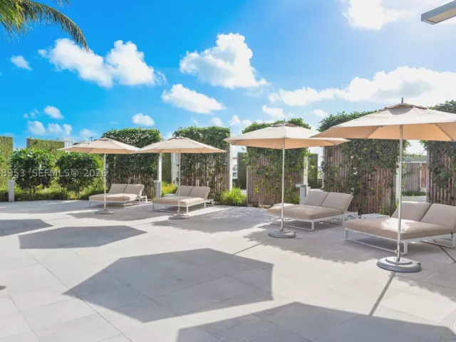 2-bedroom condo for rent in Miami Beach - 450 Alton Rd 704 - MondialRealty