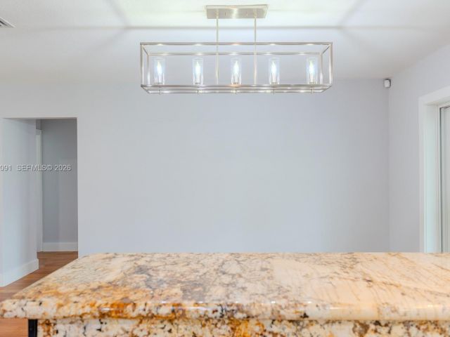 4-bedroom home for rent in Hollywood - 5012 Grant St - MondialRealty