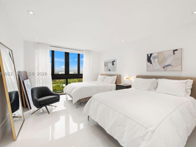 3-bedroom condo for sale in Bal Harbour - 9999 Collins Ave 11J - MondialRealty