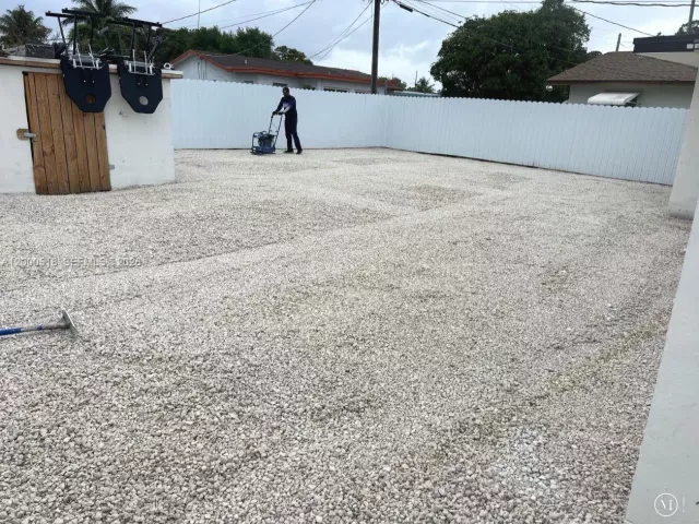 2-bedroom home for rent in Fort Lauderdale - 427 NW 19th Ave 0 - MondialRealty