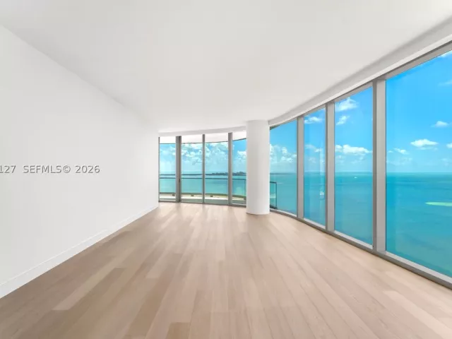 4-bedroom condo for sale in Miami - 175 SE 25th Road 3602 - MondialRealty