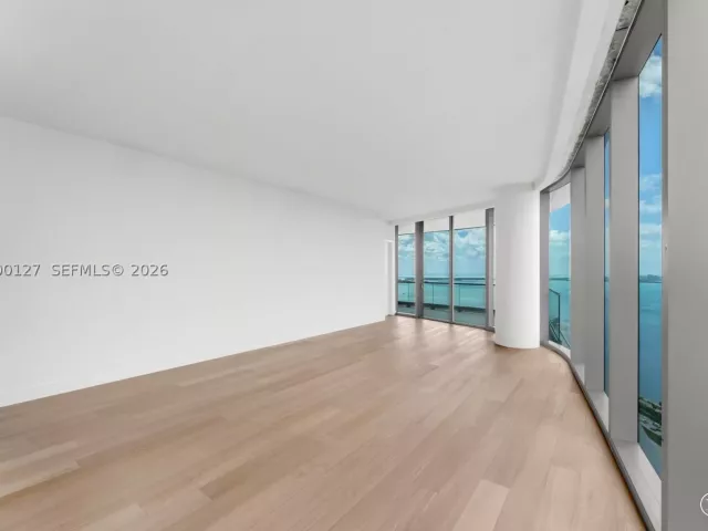 4-bedroom condo for sale in Miami - 175 SE 25th Road 3602 - MondialRealty