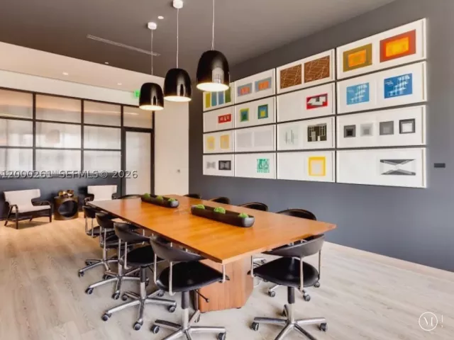 2-bedroom condo for sale in Miami - 45 SW 9th St 1808 - MondialRealty
