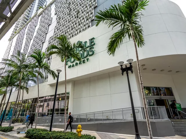 2-bedroom condo for sale in Miami - 50 Biscayne Blvd 3601 - MondialRealty