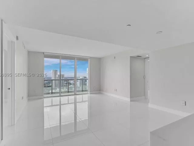 2-bedroom condo for sale in Miami - 50 Biscayne Blvd 3601 - MondialRealty