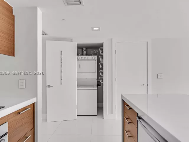 2-bedroom condo for sale in Miami - 50 Biscayne Blvd 3601 - MondialRealty