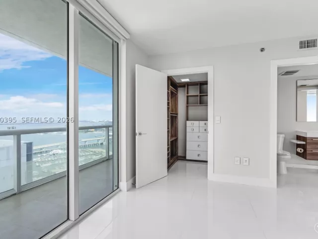 2-bedroom condo for sale in Miami - 50 Biscayne Blvd 3601 - MondialRealty