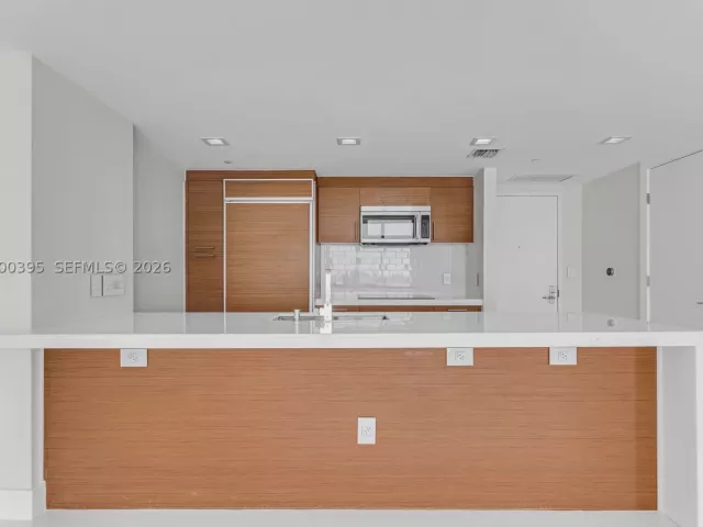 2-bedroom condo for sale in Miami - 50 Biscayne Blvd 3601 - MondialRealty