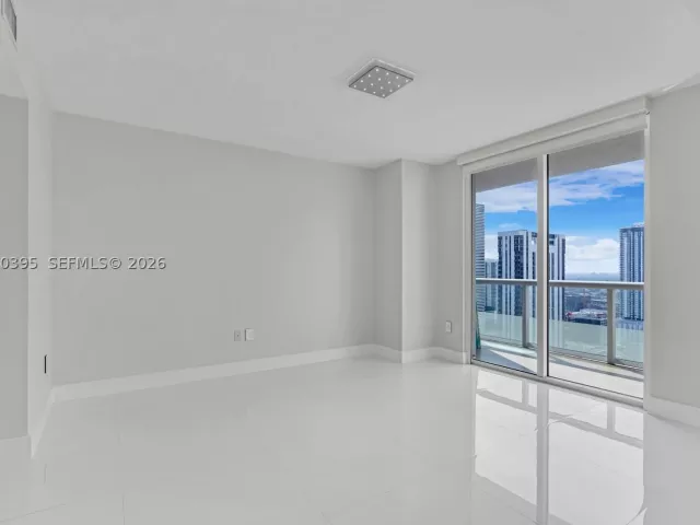 2-bedroom condo for sale in Miami - 50 Biscayne Blvd 3601 - MondialRealty
