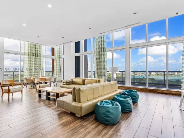 2-bedroom condo for sale in Miami - 50 Biscayne Blvd 3601 - MondialRealty